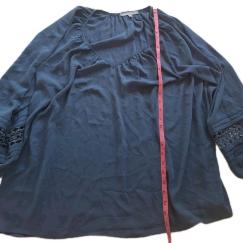 Daniel Rainn Blue Ruched 3/4 Sleeve Blouse